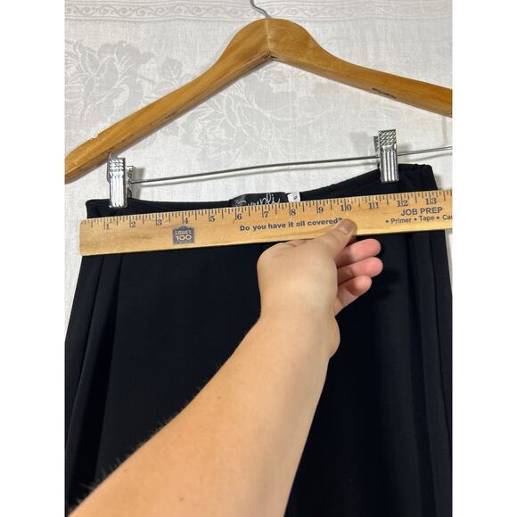 Sympli Pants 6 Black Pull On Straight Leg Made in Canada Minimalist Lightweight - Picture 3 of 9